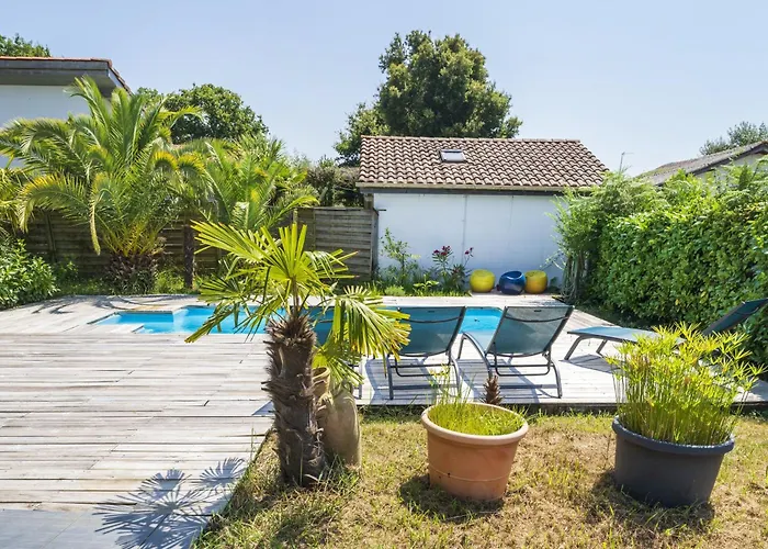 Jolie Maison Landaise Avec Piscine